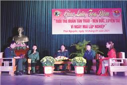 Trung đoàn 246: Giao lưu tọa đàm hạ sĩ quan, chiến sĩ xuất ngũ năm 2021